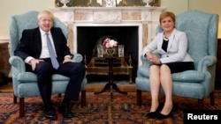 Britanski premijer Boris Džonson i Nikola Sturdžen premijerka Škotske i liderka partije SNP u Edinburgu, 29. juli, 2019. 