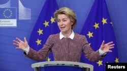 Искаме хората да вярват на новите технологии и да ги използват, заяви председателката на Европейската комисия Урсула фон дер Лайен при представянето на плановете за цифровизация в Брюксел