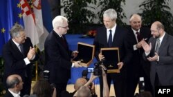 Medalja za toleranciju uručena je Ivi Josipoviću i Borisu Tadiću 16. 10. u Briselu