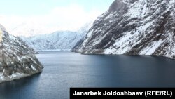 Токтогульское водохранилище вмещает 19 млрд кубометров воды. Сейчас в нем всего 13 млрд кубов.
