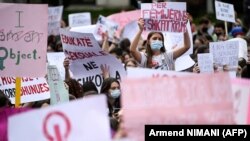 Në protestë u kërkua futja e lëndës së edukatës seksuale në shkolla