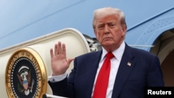 «Десять дней с сегодняшнего дня. И тогда мы введем пошлины», заявил Дональд Трамп (на фото)