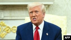 Американският президент Доналд Тръмп говори пред медиите по време на срещата си с израелския премиер Бенямин Нетаняху в Овалния кабинет на Белия дом във Вашингтон, 7 април 2025 г.