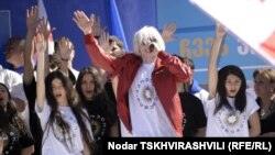 Бера Иванишвили на акции «Грузинской мечты», 27 мая 2012 г.