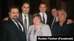 Снимката е от 2014 г. От ляво надясно: Руслан Тошев, Цветан Цветанов, Иван Портних