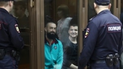 Украинские моряки, захваченные российскими военными в Керченском проливе - в московском суде. 