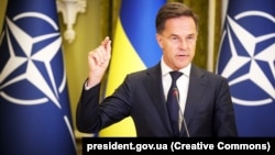 Рютте нагадав, що Москва має в своєму розпорядженні ракети, можливості яких роблять несуттєвою різницю в відстані від російського кордону між «прифронтовими» країнами, на кшталт балтійських, і країнами Західної Європи