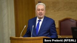 Zdravko Krivokapić, premijer Crne Gore, saopštio da je tražio od vlasti na Kosovu objašnjenje razloga za hapšenje crnogorskog državljanina. Na slici Krivokapić u Skupštini Crne Gore 16. juna 2021.