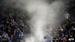 Въпреки, че представители на феновете на „Левски“ поискаха дарението от Делян Пеевски да бъде върнато, клубът в крайна сметка реши да задържи и похарчи парите