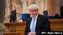 Polt Péter az Országgyűlés plenáris ülésén 2020. május 6-án