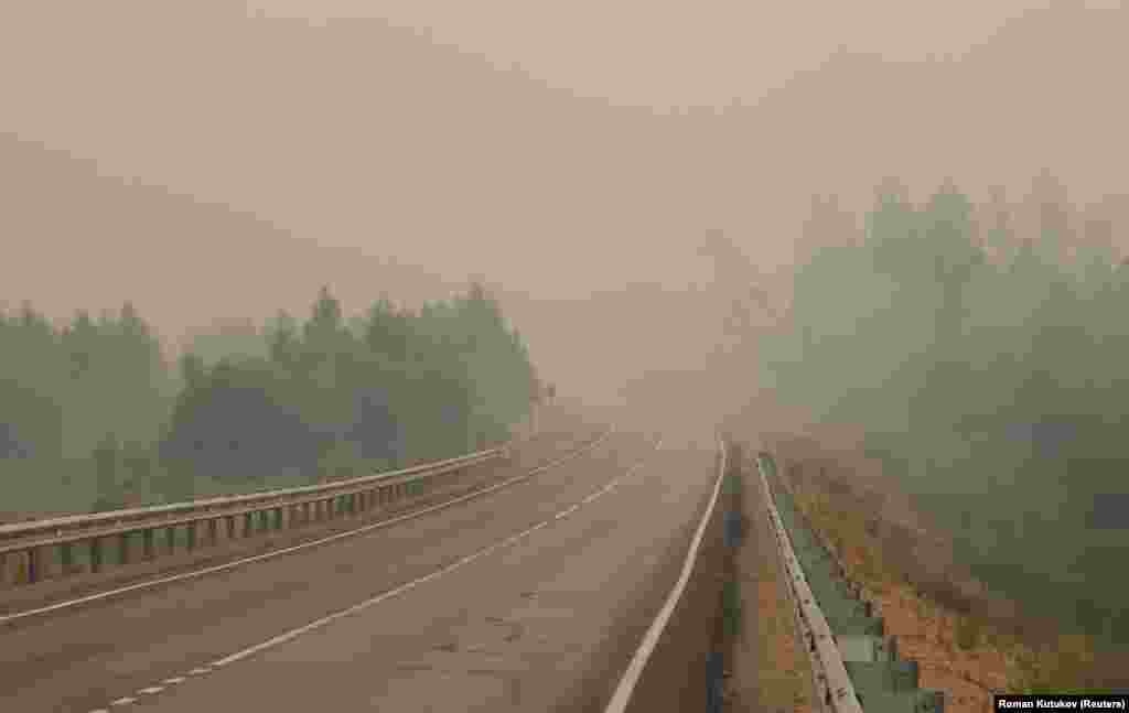 Dim prekriva put u blizini sela Magaras