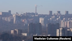 Vedere asupra unui sector din Chișinău. Capitalei îi revine partea leului din tranzacțiile imobiliare din R. Moldova.