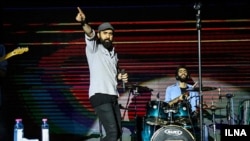 Mehdi Yarrahi koncert közben 2019-ben