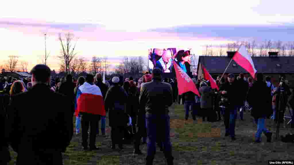 Posjetitelji su mogli pratiti centralnu manifestaciju kojoj je prisustvovalo 56 preživjelih.&nbsp;