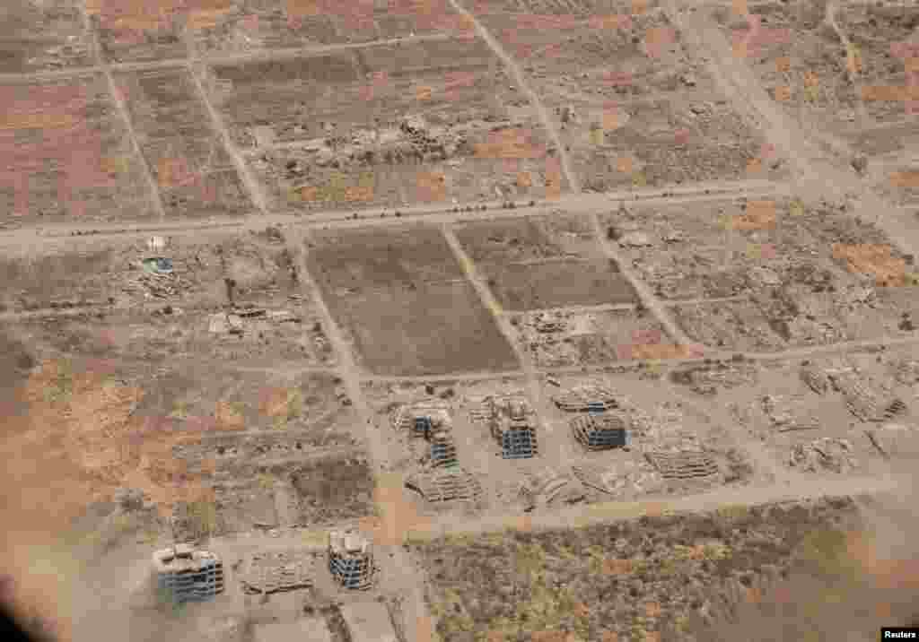 Benjamin Netanjahu közben a Hamászt vádolja a segélyek megdézsmálásával. „Azt mondják, hogy szándékosan éheztetjük a palesztin gyerekeket. Ez egy nyílt hazugság. A háború kezdete óta közel kétmillió tonna élelmiszert engedünk be” – mondta egy X-en közzétett videóban az izraeli miniszterelnök.