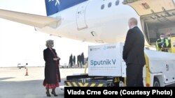 Ministarka zdravlja Crne Gore Jelena Borovinić Bojović na aerodromu u Podgorici, 7. mart