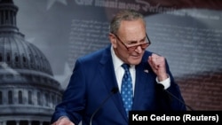 Chuck Schumer u obraćanju nakon usvajanja paketa zakona, Washington, 7. kolovoz 2022.