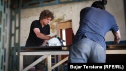 Arkitekti gjerman Jan Liesegang duke punuar në punimin e tij në kuadër të Manifestës.