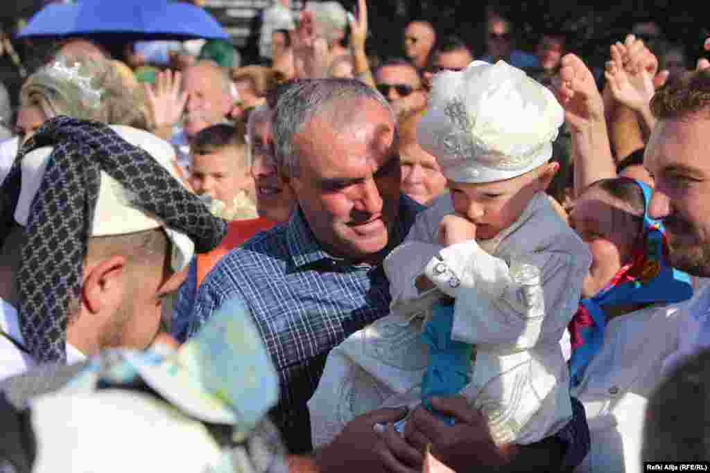 Dita e dytë e organizimit iu kushtua vetë aktit të synetimit të fëmijëve, që e bëjnë mjekët specialistë.&nbsp;