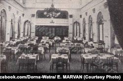 Singura fotografie pe care am găsit-o cu interiorul sălii mari a Cazinoului, pe pagina Dorna Watra.