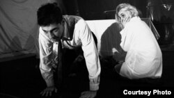 Брачна игра, театарска претстава во кумановскиот театар.