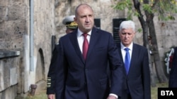 Президентът Румен Радев и министърът на отбраната Димитър Стоянов