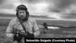 Prizor sa snimanja filma "So zemlje", foto: Sebastião Salgado