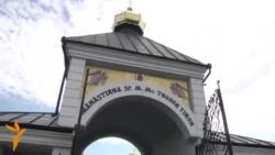 Marș homofob al tăcerii... cu clopote la Chișinău