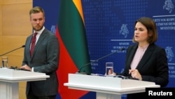 Лидерката на беларуската опозиция Святлана Циханоуска и външния министър на Литва Габриелиус Ландсбергис