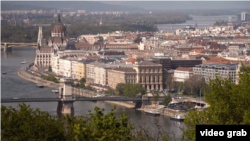 A napokban végzett telefonos közvélemény-kutatásban arról is kérdezték a lakosságot, hiszi-e, hogy a kormány válság idején helyes döntéseket hoz