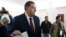 Milorad Dodik, predsjednik Republike Srpske, glasa na neustavnom referendumu o danu RS-a u Laktašima kod Banje Luke, 26. 9. 2016.