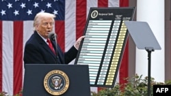 Американскиот претседател Доналд Трамп дава забелешки за реципрочните царини на настан во Градината на розите во Белата куќа на 2 април.