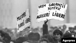 Piața Universității, București, 22 aprilie 1990 (foto: Agerpres).