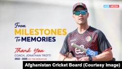 د کرکټ د ملي ټيم روزونکی جاناټن ټراټ 