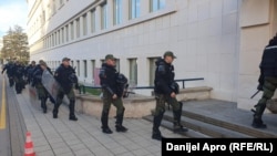 Policija ulazi u Skupštinu Vojvodine uoči protesta studenata ispred Skupštine Vojvodine, decembar 2024. Ilustrativna fotografija