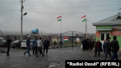 Чанд гузаргоҳ дар марзи Тоҷикистон бо Узбекистон дар вилояти Суғд соли 2018 пас аз 20 соли маҳдудиятҳо боз шуда буд