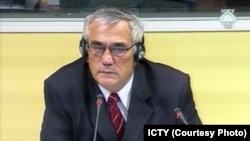 Millosh Gjoshan në gjyqin e Vllastimir Gjorgjeviqit në Hagë, 16 shkurt 2010.