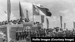 Военен парад в Улан Батор през 1946 г.