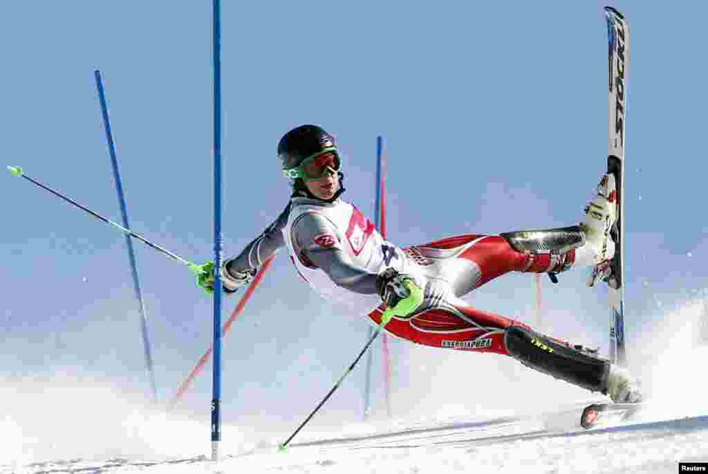 Второе место в категории «Спортивная фотография»: участник чемпионата по горным лыжам в Польше. Автор фото: Andrzej Grygiel / Polska Agencja Prasowa