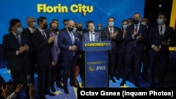 Dan Vîlceanu este principalul colaborator al președintelui PNL, Florin Cîțu. El a devenit secretar general la Congresul din 25 septembrie, iar ulterior a primit și Ministerul Fondurilor Europene. Imagine de la Congres cu echipa care a câștigat alegerile interne.