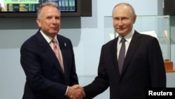 Специалният пратеник на САЩ за Близкия Изток Стив Уиткоф и президентът на Русия Владимир Путин