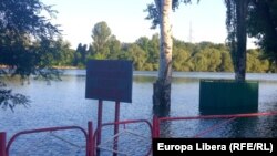 Nistrul s-a revărsat și a acoperit plaja orășenească din Tiraspol