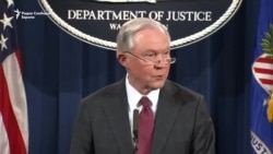 Министерот за правда на САД се исклучува од истрагите