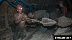Шахтеры за работой, Донеччина (иллюстрационное фото) (©Shutterstock)