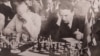 Владимир Петров (справа) на шахматной олимпиаде в Варшаве, 1935 г.