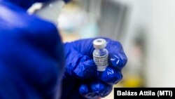 Një dozë e vaksinës Pfizer/BioNTech. Fotografi nga arkivi. 