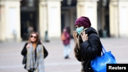 Защитните маски и облекло са дефицитни в целия ЕС