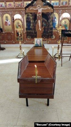 Людмилу хоронили в закрытом гробу