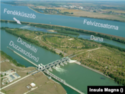 A meglévő keresztgát és a duzzasztó Dunakilitinél