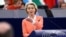 Președinta Comisiei, Ursula von der Leyen, s-a adresat marți Parlamentului European reunit la Strasbourg pentru a anunța că va cere liderilor statelor membre să aprobe începerea negocierilor de aderare cu Bosnia, aducând țara balcanică la nivel cu Moldova și Ucraina.